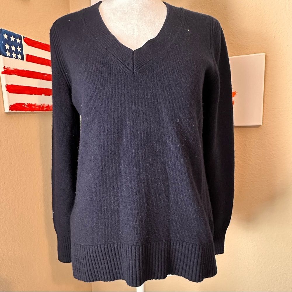 Banana Republic Navy V-Neck Sweater – Size M (Italian Yarn by Filpucci)